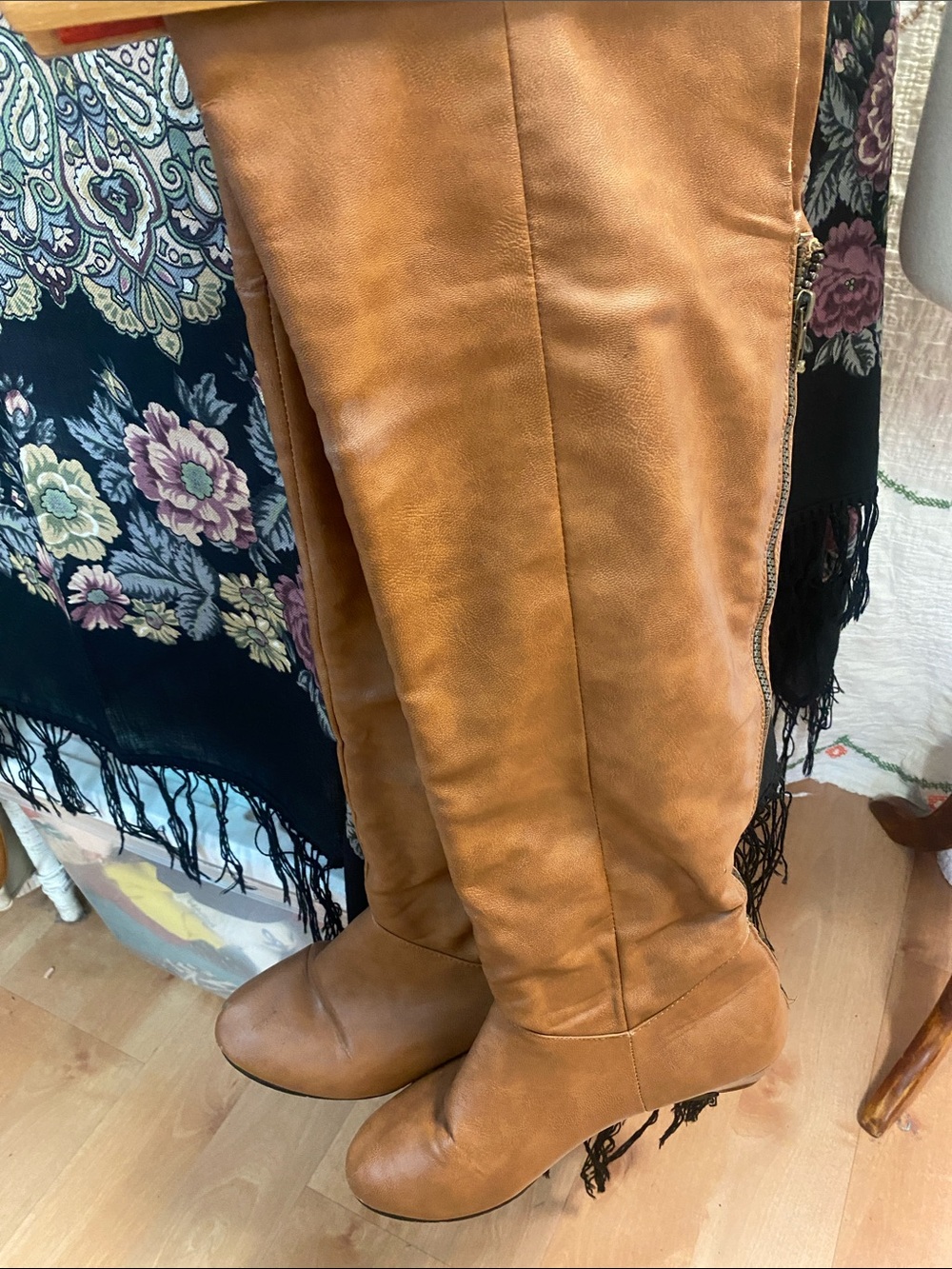 Vintage Y2K- back zip- Tall Boots -Tan- flap over option- 7M - sole needs repair